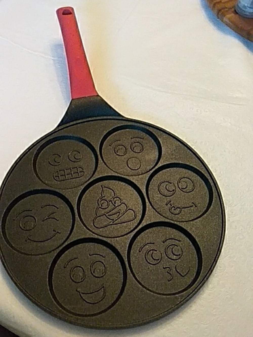 Emoji Pancake Pan With Red Silicone Handle-non Stick